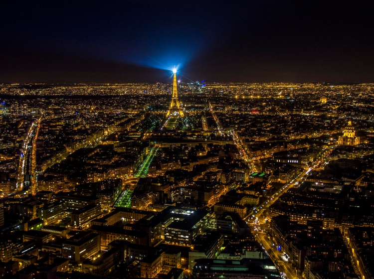 20 Cidades que são deslumbrantes de noite