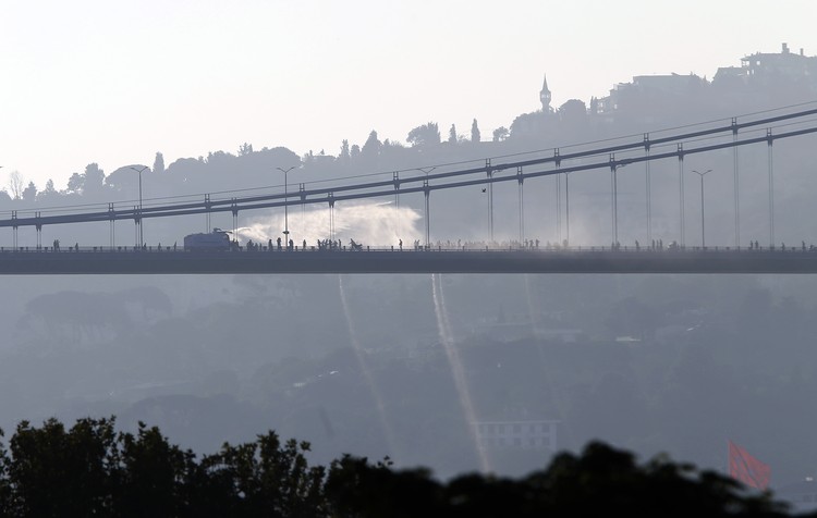 Le immagini del colpo di stato dei militari in Turchia