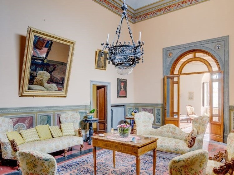 قلعة في إيطاليا ب 32 مليون دولار فقط