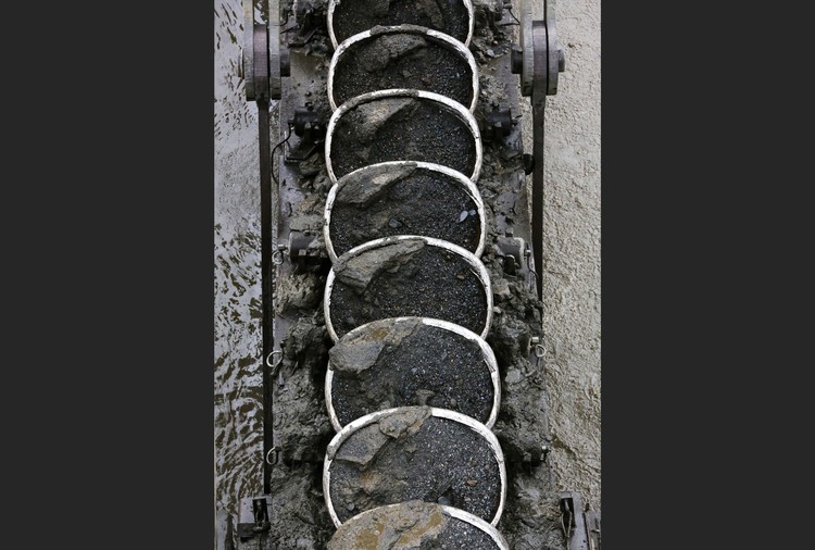 بحثا عن الذهب