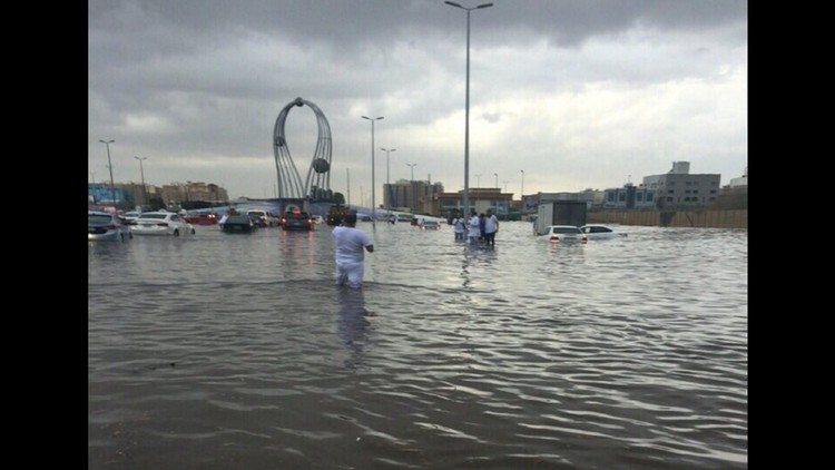 جدة تغرق. تقرير مصور