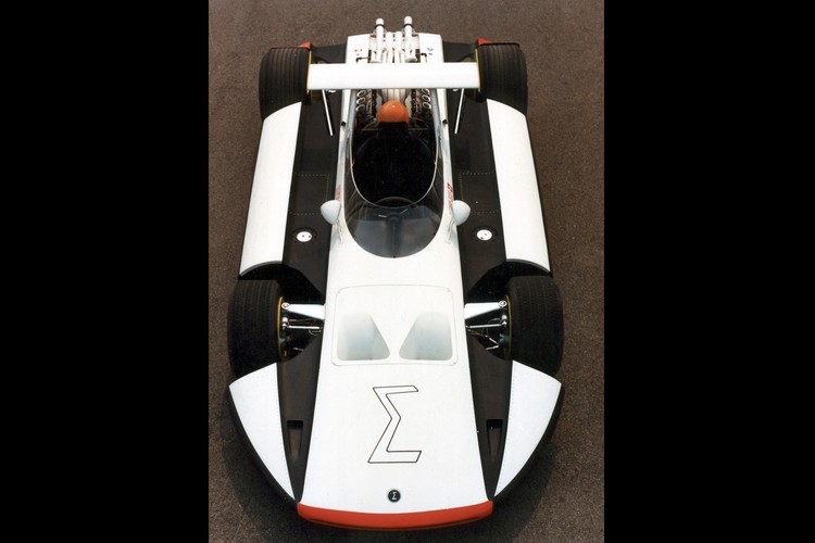 من الذي يقف وراء تصميم فيراري الأسطوري