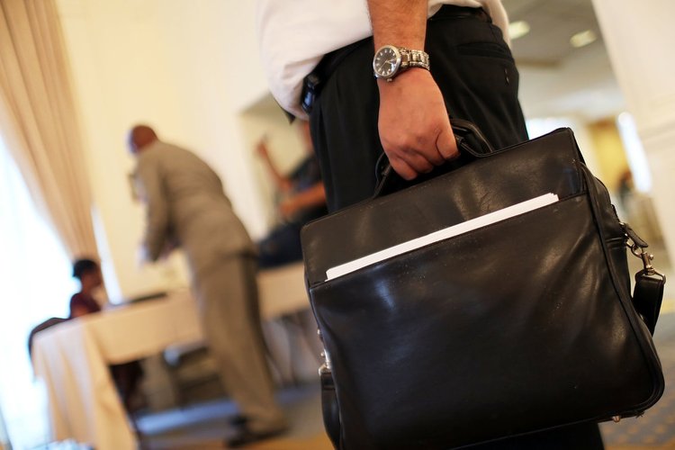 كيف تتعلم ادخار المال: سبع خطوات