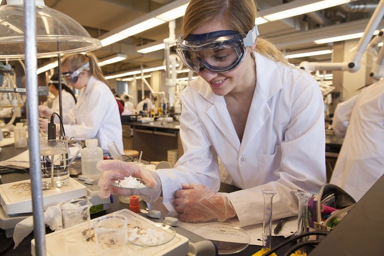 عشر أفضل شهادات في أمريكا 