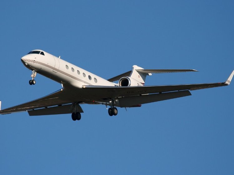 ¿En qué se gastan su dinero Jeff Bezos, Elon Musk y otros multimillonarios?