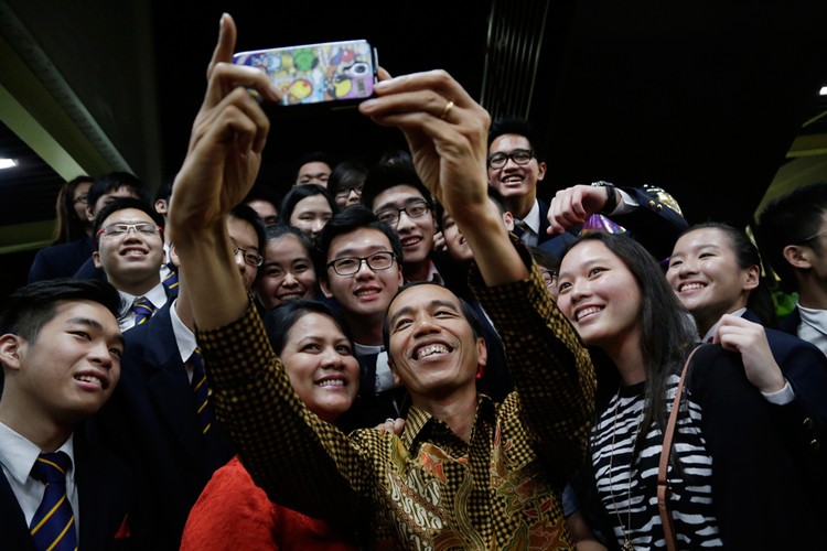 Riforme con WhatsApp