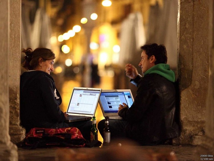 22 Aspetos terríveis sobre o trabalho no Facebook