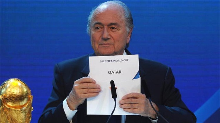 الفيفا تدافع عن العمال في قطر