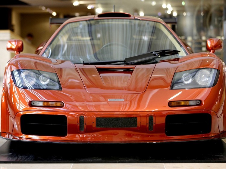  أندر سيارة McLaren F1 LM