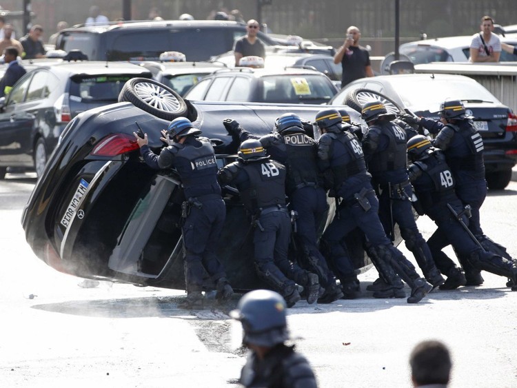 París está quemando a Uber