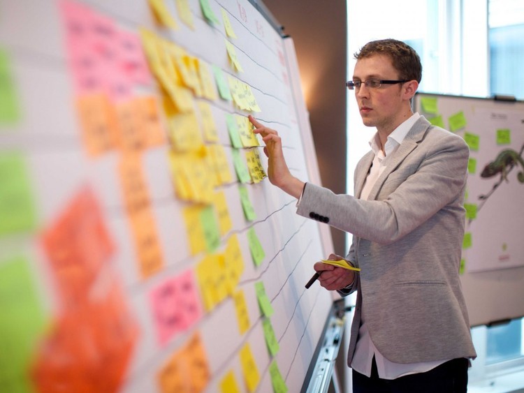 17 obstáculos en el camino hacia la riqueza