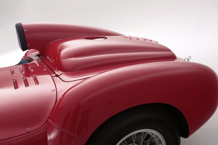 La maldición del Ferrari rojo