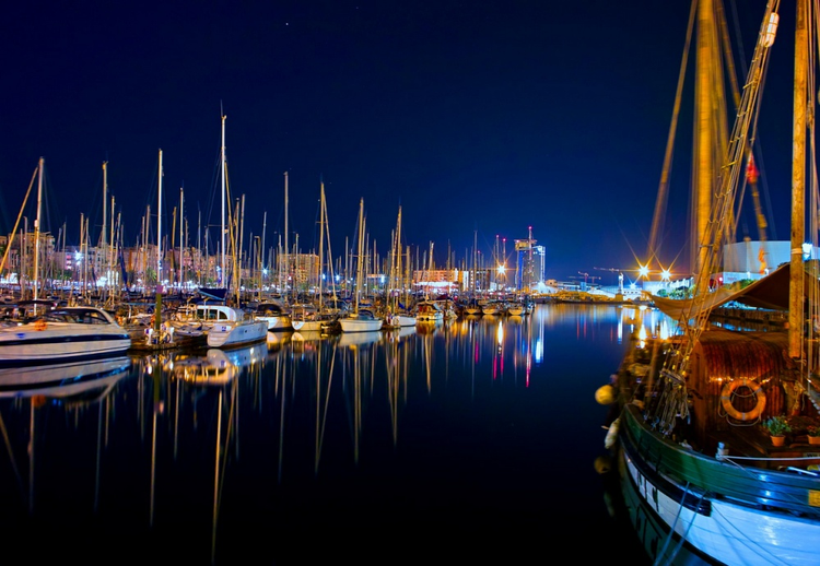 20 Cidades que são deslumbrantes de noite