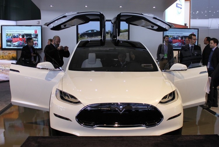 ¿Cómo será el Tesla Model X?