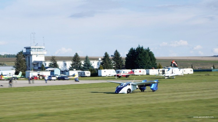 السيارة الطائرة لم تعد ضربا من الخيال