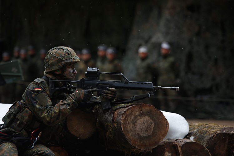 La crescita militare della Germania è oggi accolta con piacere dall'Occidente