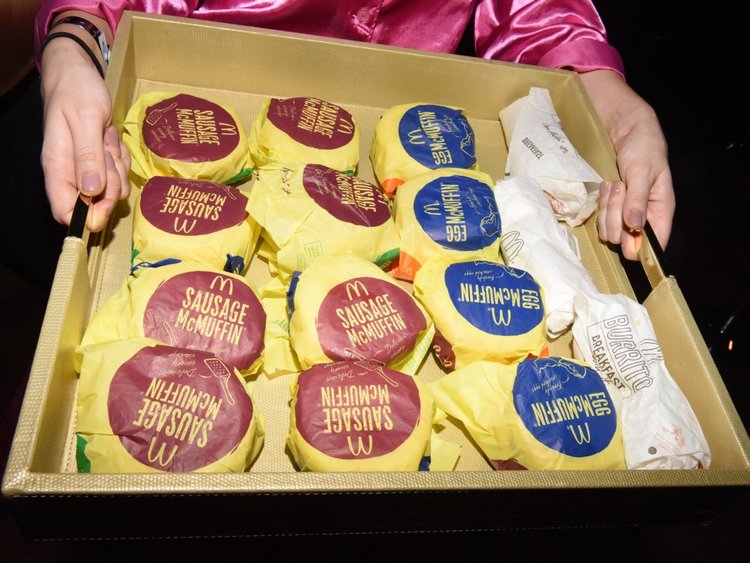 بالصور: كيف ينفق وارن بافيت ملياراته