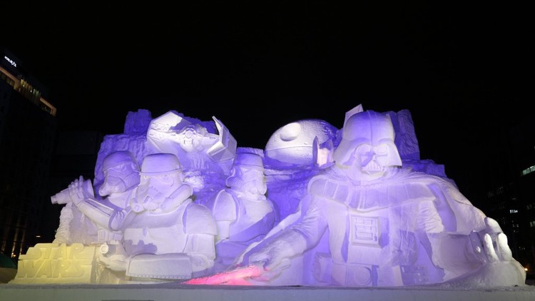 Militares japoneses fazem esculturas de gelo inspiradas em Star Wars
