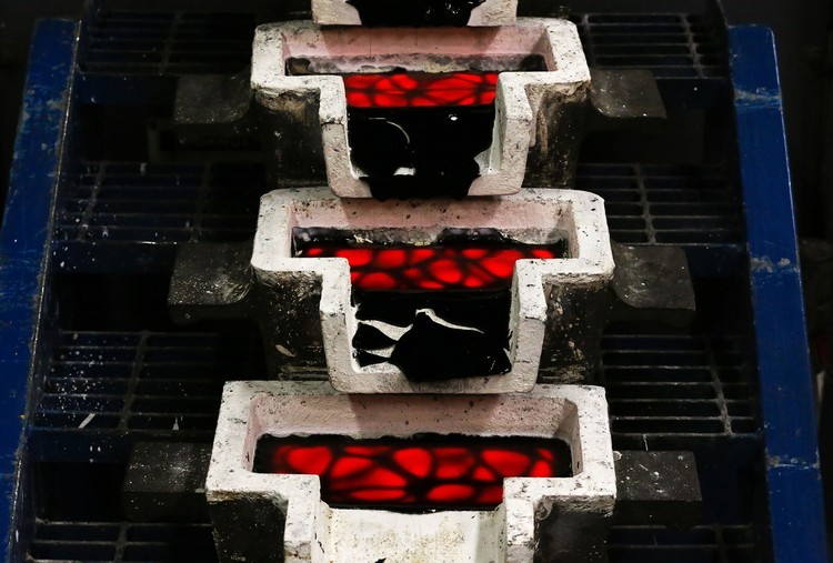 بحثا عن الذهب