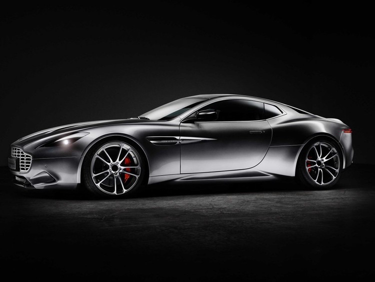 صاعقة من Aston Martin