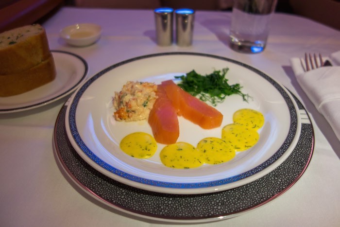 ماذا يعني أن تطير بالخطوط الجوية السنغافورية في الدرجة الأولى بكلفة 18000 دولار