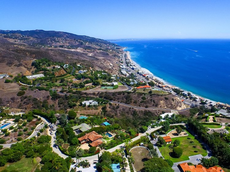 ¿En qué se gastan su dinero Jeff Bezos, Elon Musk y otros multimillonarios?