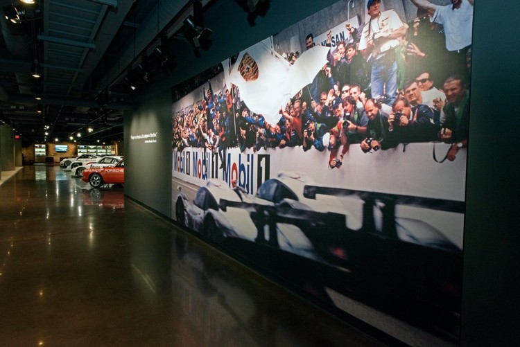 Como a Disneyland, mas com Porsches