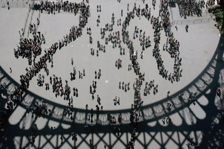 22 Fotografias que mostram a realidade ao redor de locais turísticos
