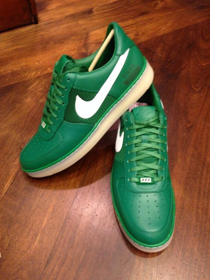 حياة تايجر وودز الثرية والفاضحة