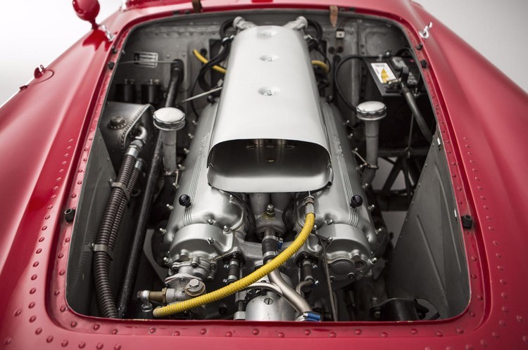 La maldición del Ferrari rojo