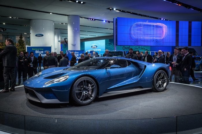 Los 10 coches deportivos más novedosos del 2015