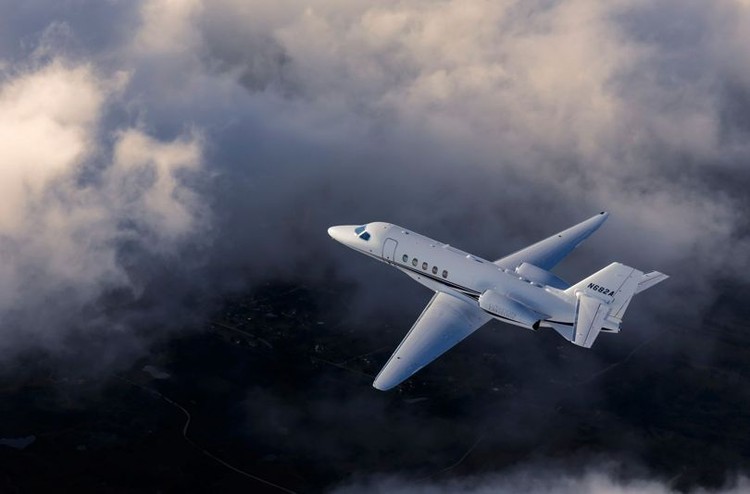 Todo lo que necesitas saber para comprar un avión privado