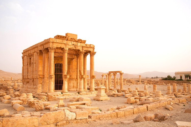 12 موقعا أثريا دمرتهم داعش 