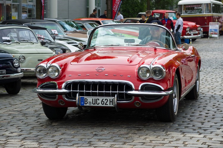 خمس شركات تجذب عملاقة الاستثمار