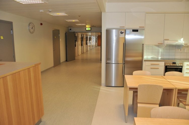 12 سجنا يمكن أن تظن أنها فنادق