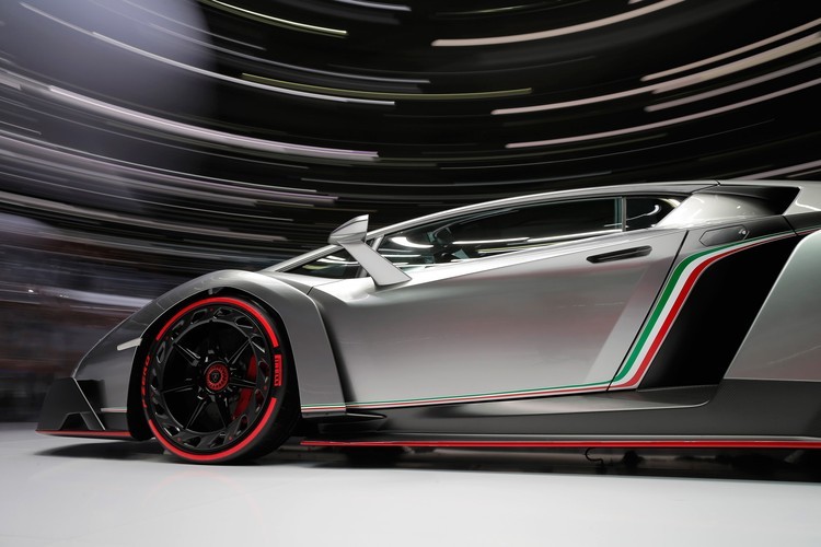 Há carros a custar mais de um milhão de dólares