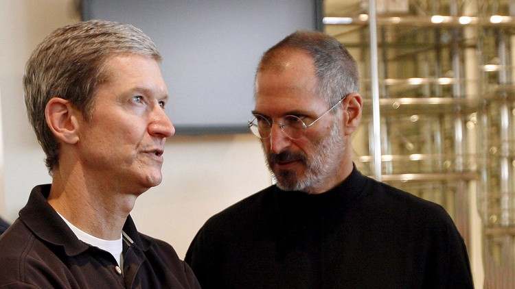 من يترأس شركة Apple؟