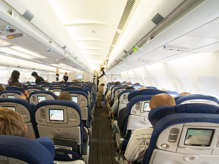 سفر جوي إلى الماضي: كيف تغيرت الرحلات الجوية خلال المئة عام