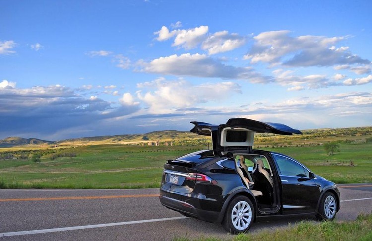 Prueba de conducción del Tesla Model X D100