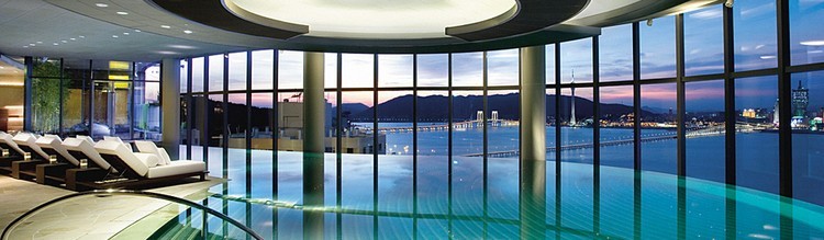 Gli hotel con le piscine più magiche