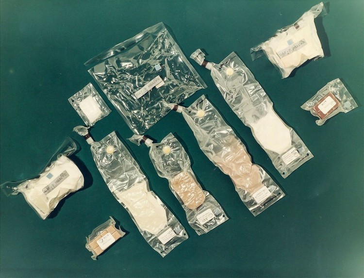 من الفضاء مع حبنا