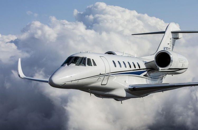 Todo lo que necesitas saber para comprar un avión privado
