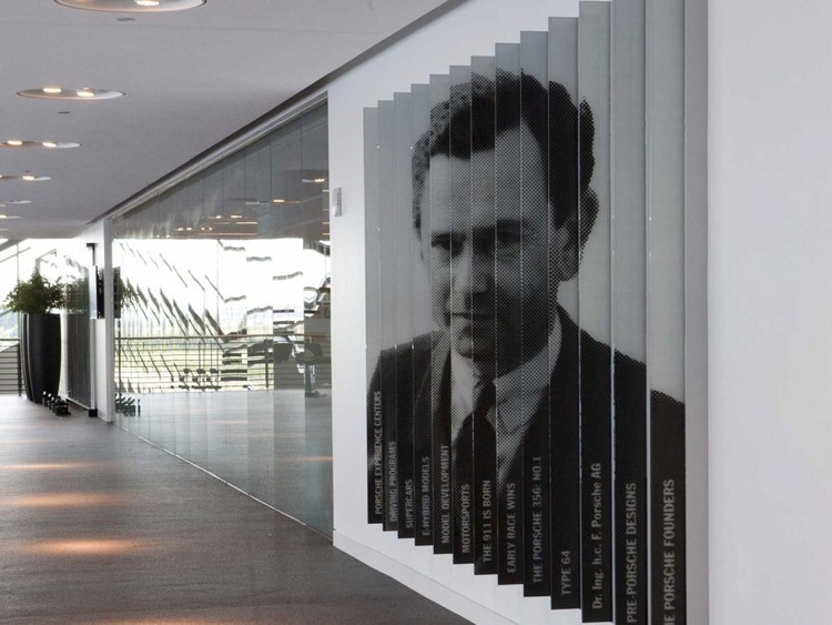 Como a Disneyland, mas com Porsches