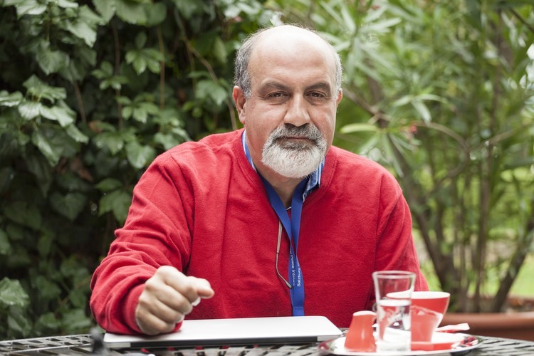 El «cisne negro» gana durante el colapso del mercado