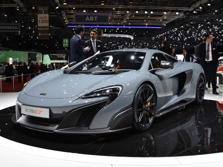 ماكلارين تتحدى فيراري