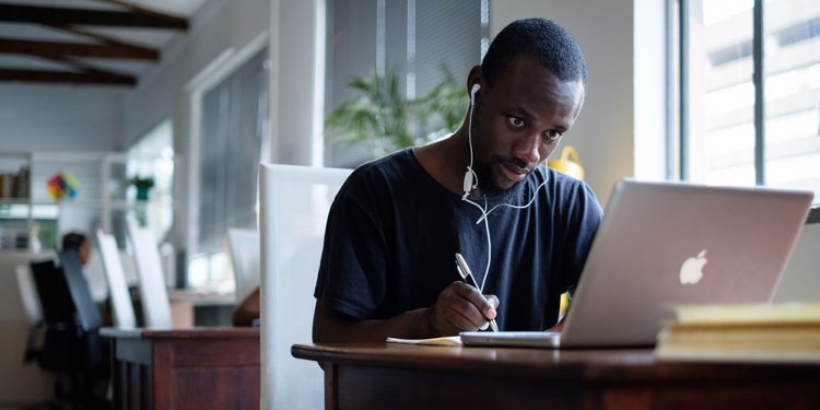 ¿Qué debe hacer con el dinero cuando tiene 40 años?