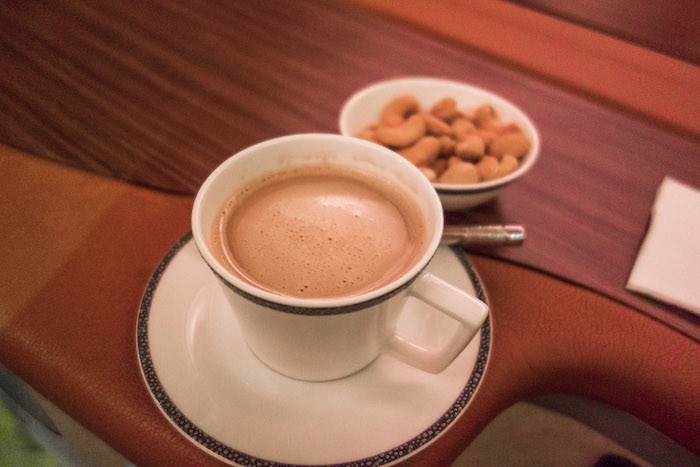 ماذا يعني أن تطير بالخطوط الجوية السنغافورية في الدرجة الأولى بكلفة 18000 دولار