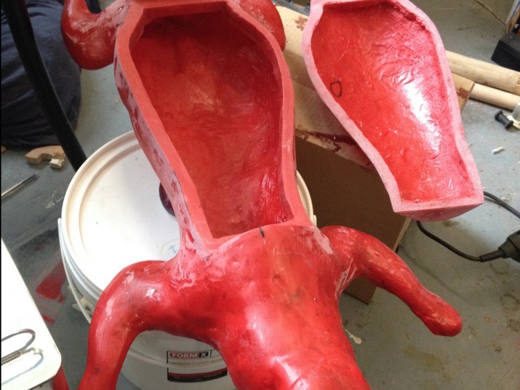 O artista que transformou um gato morto num drone