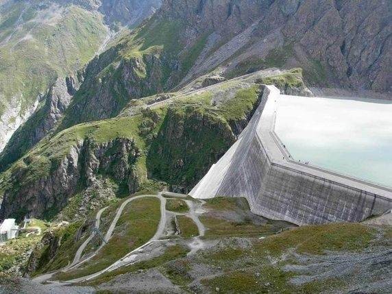 На чем зарабатывает швейцария. Смотреть фото На чем зарабатывает швейцария. Смотреть картинку На чем зарабатывает швейцария. Картинка про На чем зарабатывает швейцария. Фото На чем зарабатывает швейцария