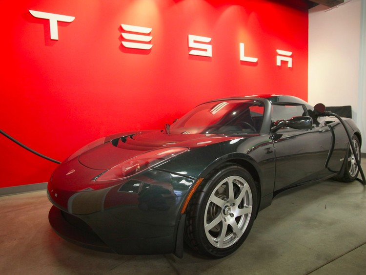 De los coches a la energía solar: la historia de Tesla en fotos